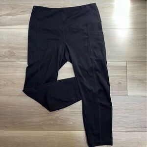 Black Capri Pocket Leggings